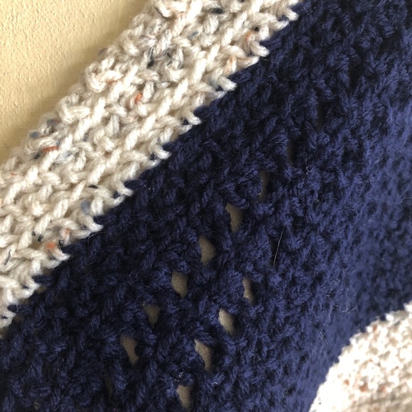 Handmade wool cape - navy and beige - Picture 6 of 7